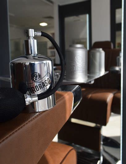 Strada barbershop .